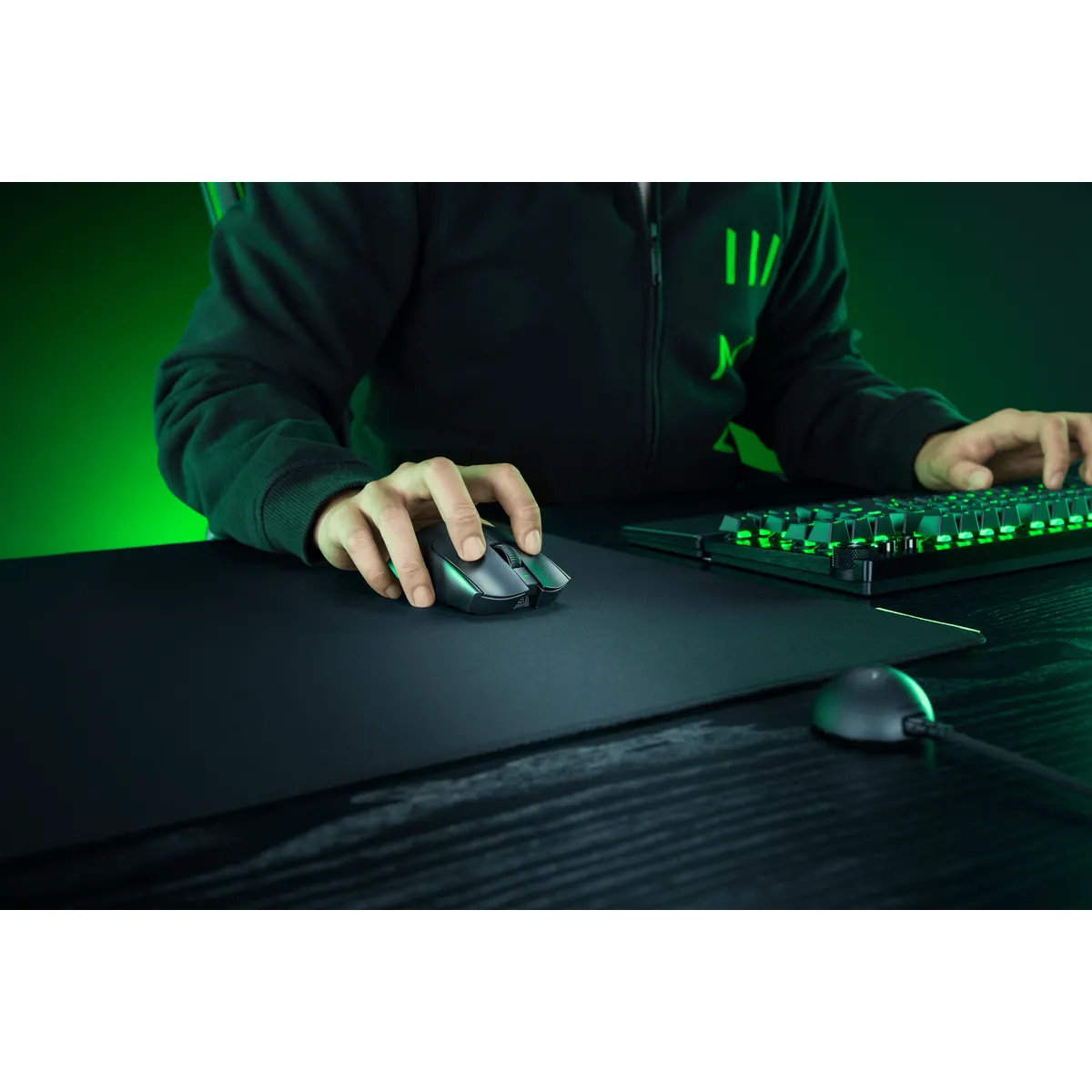 Razer RZ01-05630100-R3G1 Viper V4 Pro fekete #3